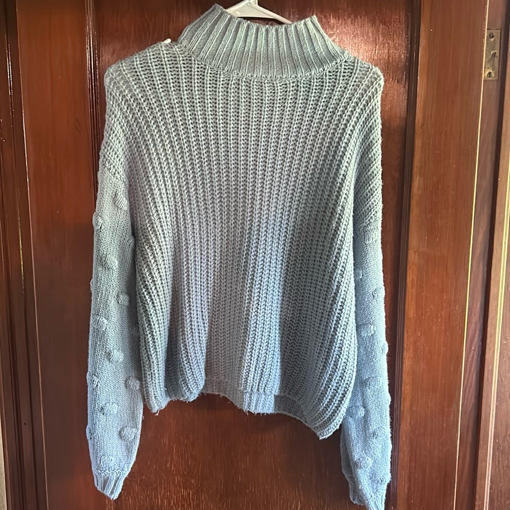 Moon & Madison Light blue cropped sweater